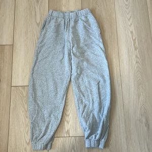 Brandy Melville women’s light gray sweats | one size